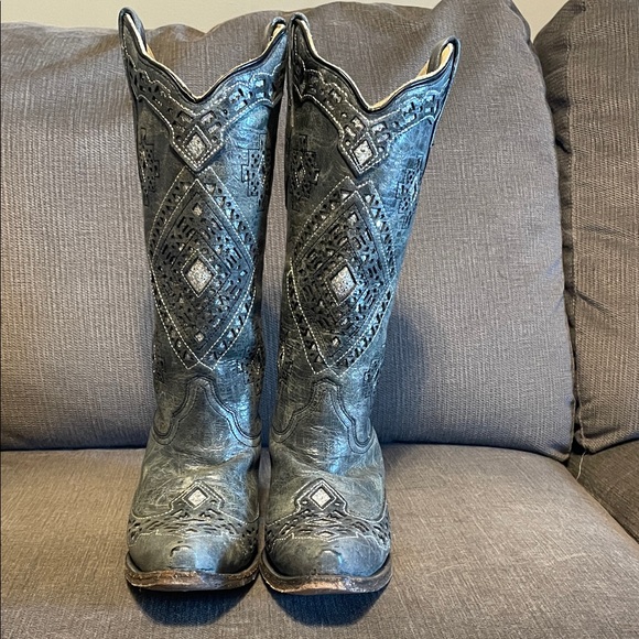 Elegant Embroidered Heeled Boots - Gray - Picture 1 of 5